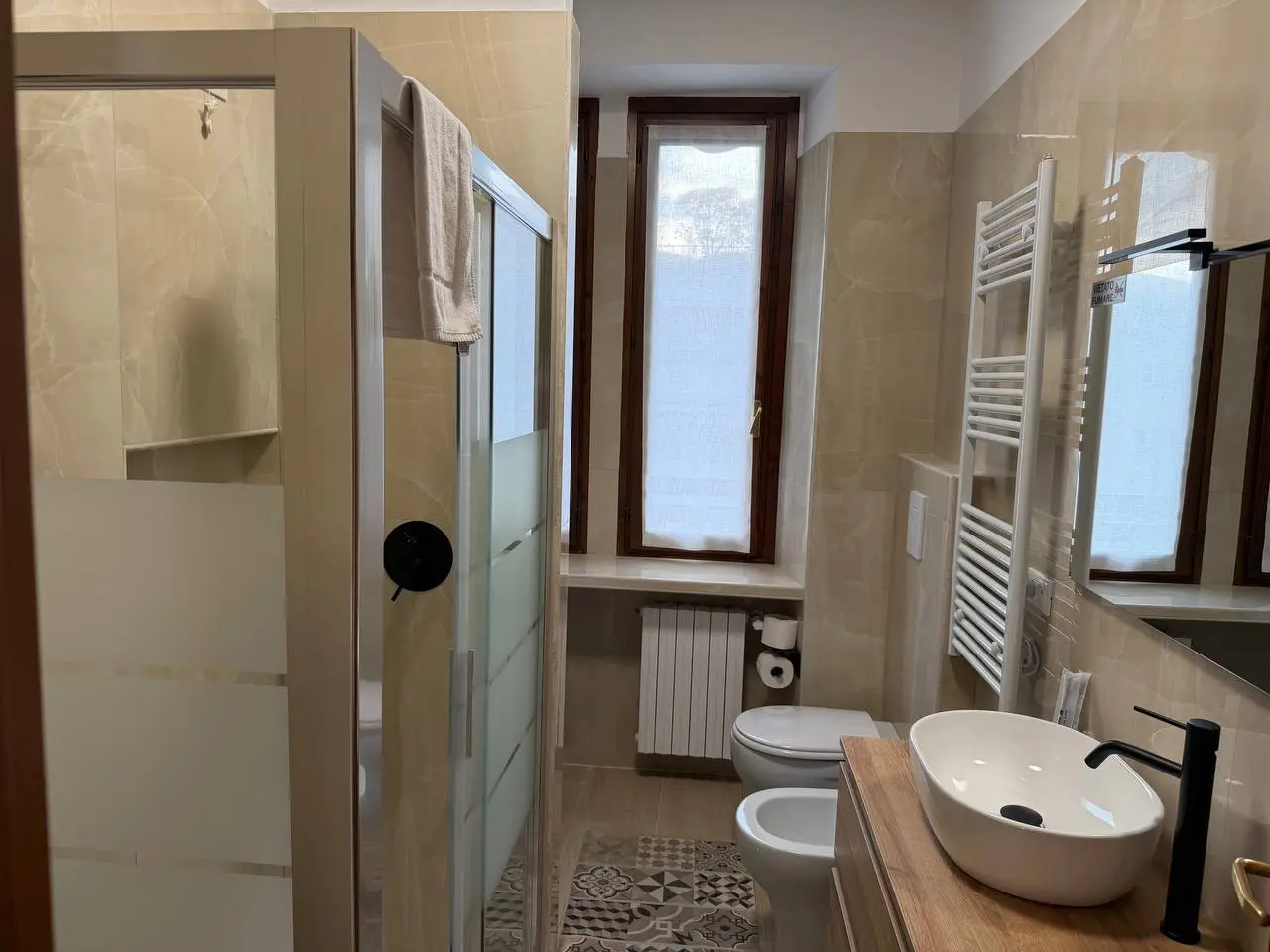 Camera 4 a The Moment, Bergamo — bagno privato