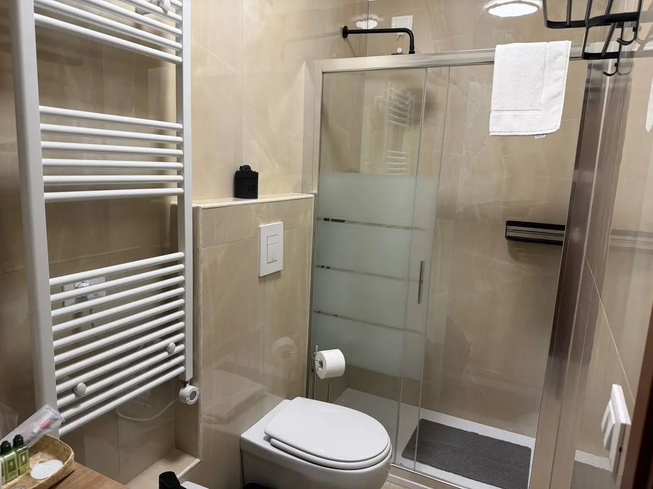 Camera 1 at The Moment, Bergamo — private bathroom