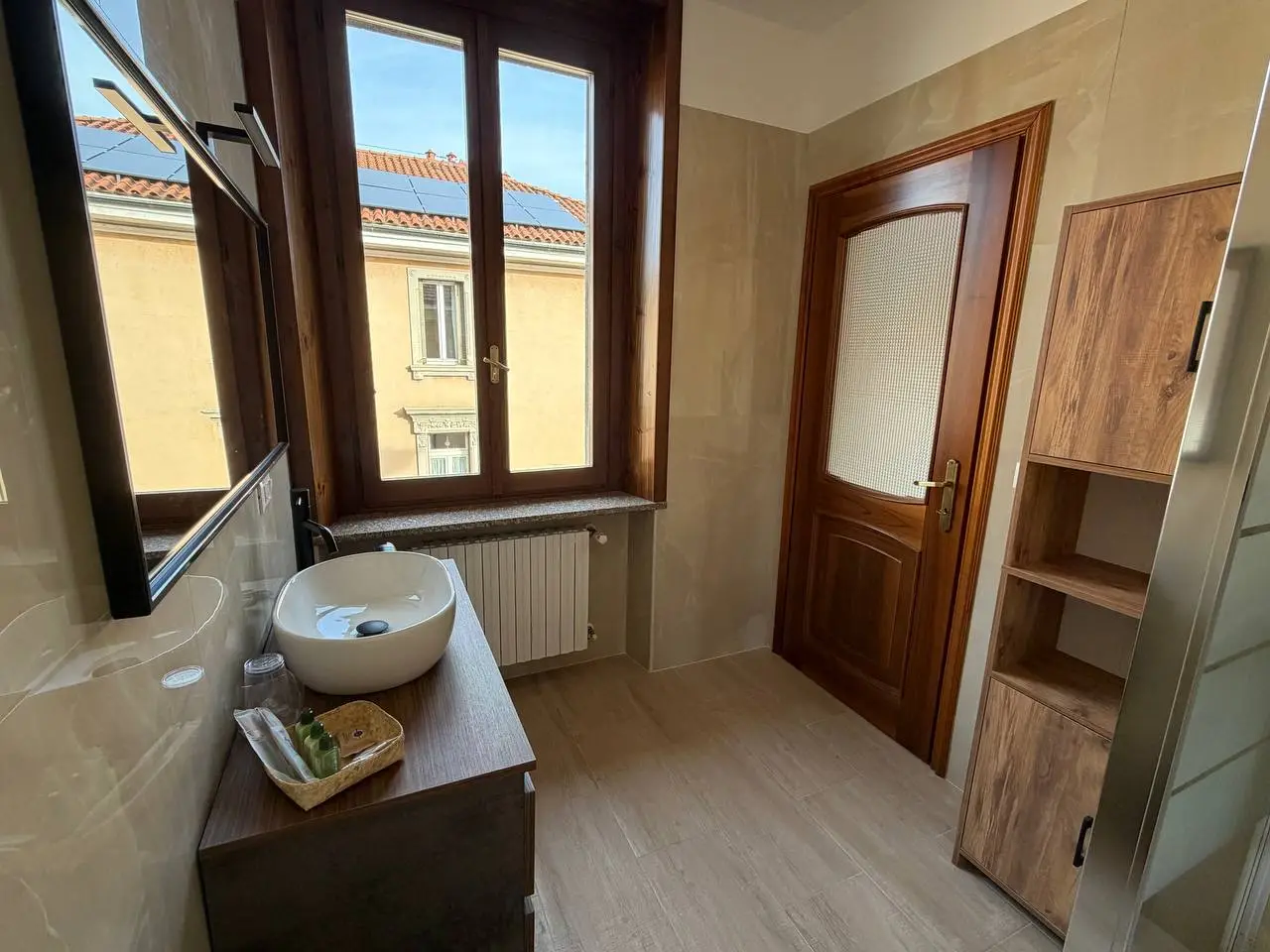 Camera 2 at The Moment, Bergamo — private bathroom