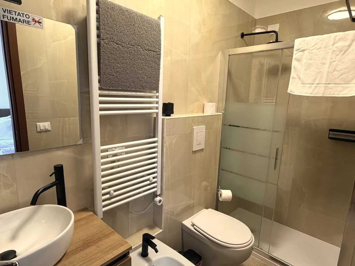 Alba at The Moment, Bergamo — private bathroom