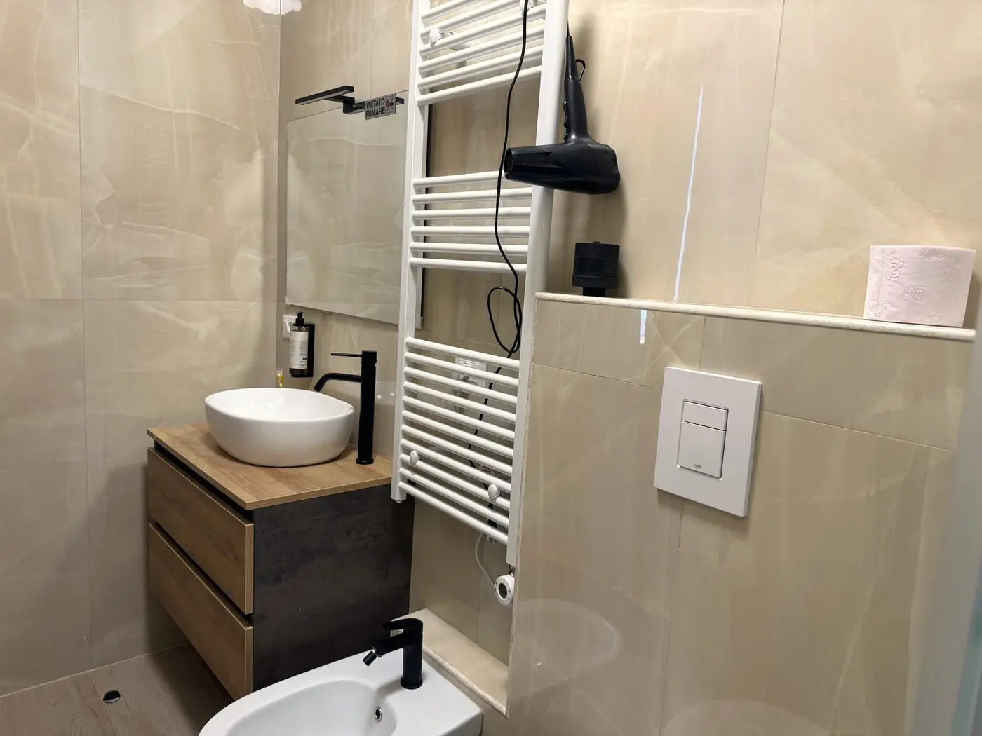 Alba at The Moment, Bergamo — private bathroom